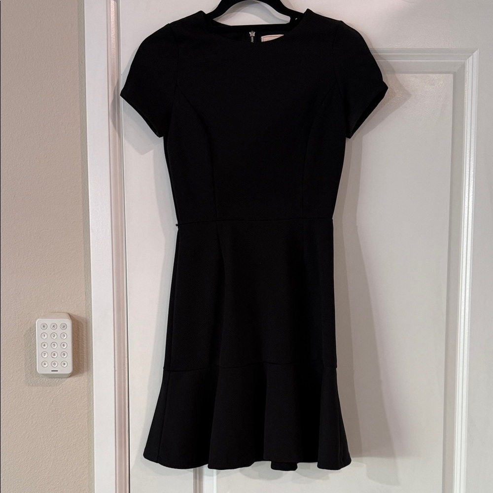 Elegant Black Short Sleeve Dress